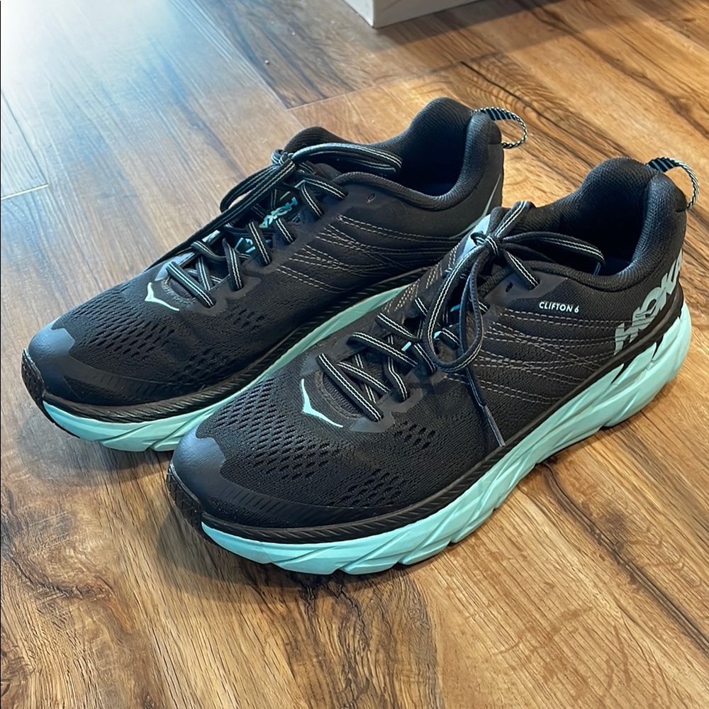 HOKA one one Clifton 6 shoes